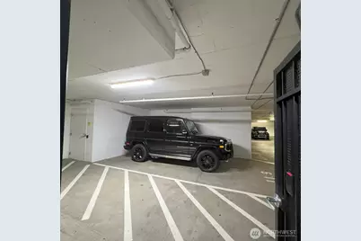 10650 NE 9th Place #422, Bellevue, WA 98004 - Photo 8