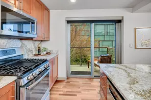 10650 NE 9th Pl, Bellevue, WA 98004 - Photo 10