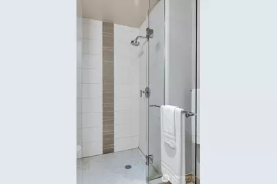 10650 NE 9th Place #422, Bellevue, WA 98004 - Photo 20