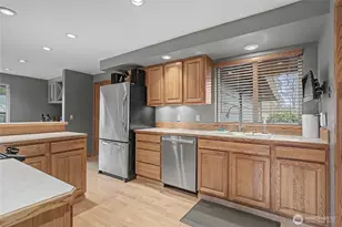 18766 130th Ave SE, Renton, WA 98058 - Photo 4