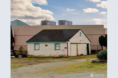 1760 S Burlington Boulevard, Burlington, WA 98233 - Photo 8