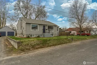 15 SW 13th Street, College Place, WA 99324 - Photo 1