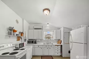 20807 Orville Rd E, Orting, WA 98360 - Photo 10