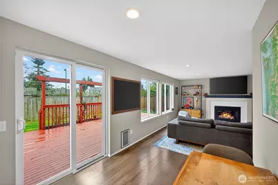 17427 Spruce Way, Lynnwood, WA 98037 - Photo 6