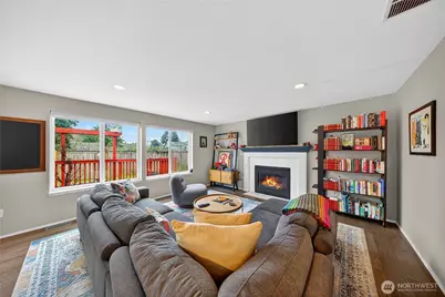 17427 Spruce Way, Lynnwood, WA 98037 - Photo 8