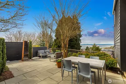 810 W Lee, Seattle, WA 98119 - Photo 2