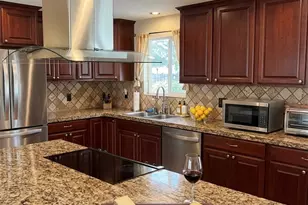 5006 NE 6th St, Renton, WA 98059 - Photo 8