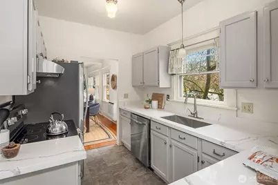 749 N 96th Street, Seattle, WA 98103 - Photo 12