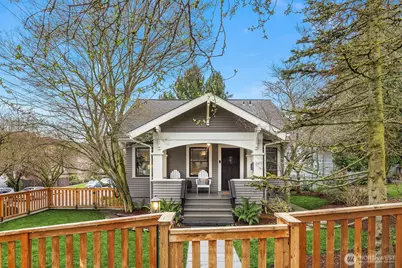 749 N 96th Street, Seattle, WA 98103 - Photo 2