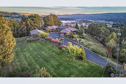 218 Sunnyslope Heights Road, Wenatchee, WA 98801 - Photo 2