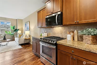 909 4th Avenue NE, Issaquah, WA 98029 - Photo 8