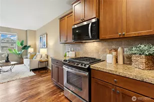 909 4th Ave NE, Issaquah, WA 98029 - Photo 8