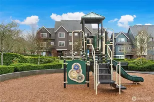 909 4th Ave NE, Issaquah, WA 98029 - Photo 32