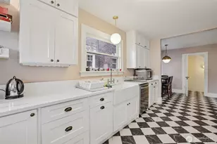 5230 16th Ave NE, Seattle, WA 98105 - Photo 8