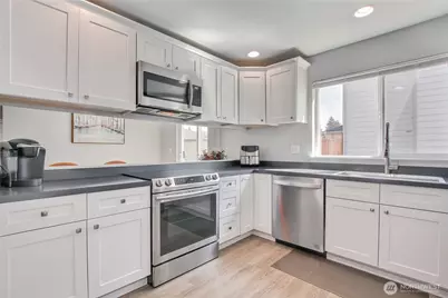 1430 SW 352nd Ct, Federal Way, WA 98023 - Photo 10