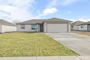 215 Lessor Loop, Moses Lake, WA 98837 - Photo 1