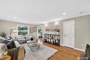 9047 37th Ave SW, Seattle, WA 98126 - Photo 2