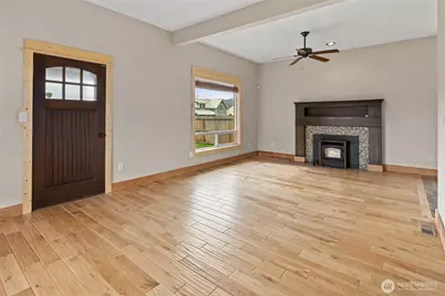 115 E Third Street, Cle Elum, WA 98922 - Photo 4