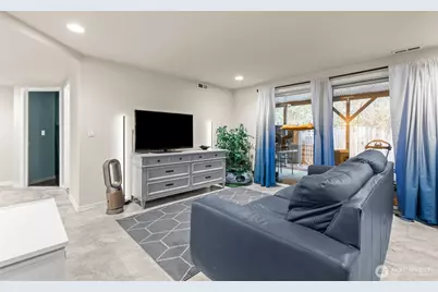 4033 120th Place SE, Everett, WA 98208 - Photo 10