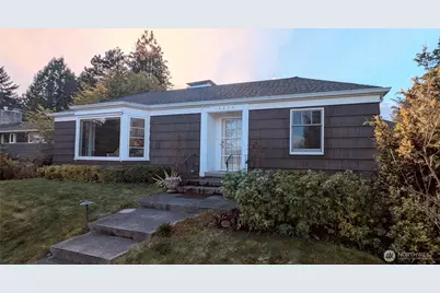 16255 38th Avenue NE, Lake Forest Park, WA 98155 - Photo 1