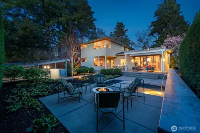 5727 33rd Avenue NE, Seattle, WA 98105 - Photo 1