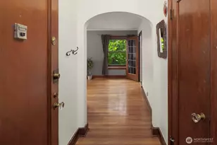 408 Bellevue Ave E, Seattle, WA 98102 - Photo 14