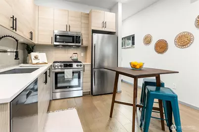 7753 26th Avenue NW #B, Seattle, WA 98117 - Photo 14