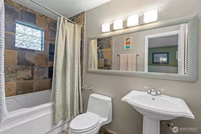 420 Melrose Avenue E #603, Seattle, WA 98102 - Photo 18