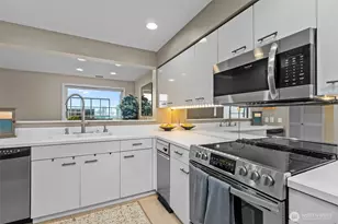 420 Melrose Ave E, Seattle, WA 98102 - Photo 12