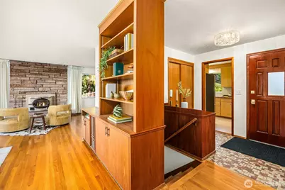 5726 SW Spokane Street, Seattle, WA 98116 - Photo 2