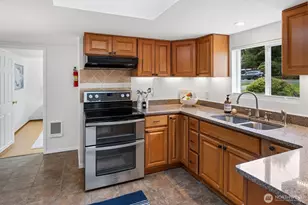 10044 12th Ave NW, Seattle, WA 98177 - Photo 6