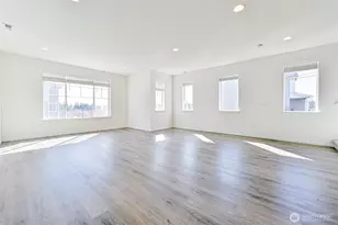 10001 Kings Lndg Ave NW, Bremerton, WA 98311 - Photo 12