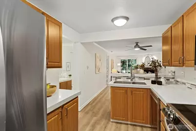 10018 NE 127th Place #B109, Kirkland, WA 98034 - Photo 10
