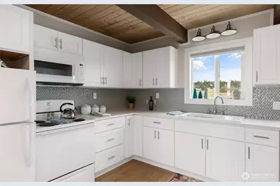 238 Keystone Avenue, Coupeville, WA 98239 - Photo 12