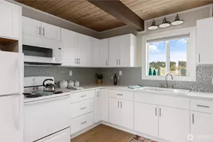 238 Keystone Ave, Coupeville, WA 98239 - Photo 12