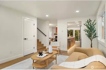 1039 NE 113th Street, Seattle, WA 98125 - Photo 4