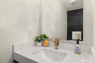 1039 NE 113th St, Seattle, WA 98125 - Photo 24