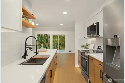 1039 NE 113th Street, Seattle, WA 98125 - Photo 8