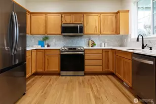 4010 NE 3rd Ct, Renton, WA 98056 - Photo 8