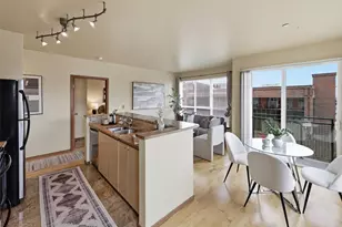 668 S Lane St, Seattle, WA 98104 - Photo 16