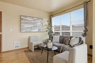 668 S Lane St, Seattle, WA 98104 - Photo 8