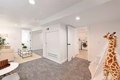 900 W Emerson Street, Seattle, WA 98119 - Photo 18