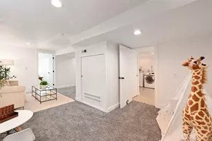 900 W Emerson St, Seattle, WA 98119 - Photo 18