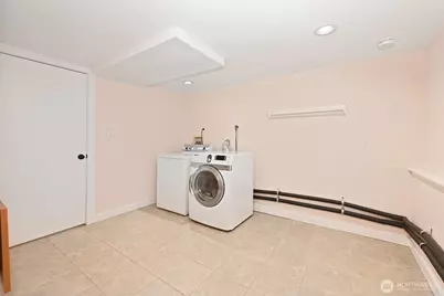 900 W Emerson Street, Seattle, WA 98119 - Photo 22