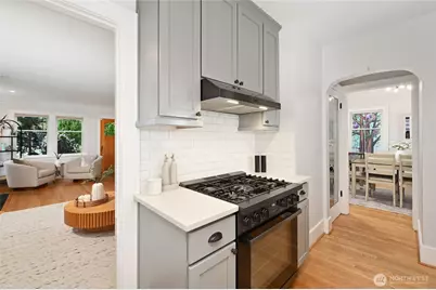 900 W Emerson Street, Seattle, WA 98119 - Photo 8