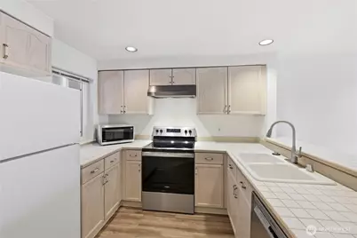 15711 Waynita NE #H301, Bothell, WA 98011 - Photo 10