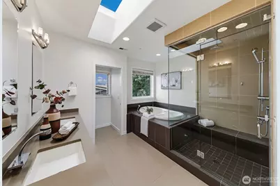 526 14th Avenue W, Kirkland, WA 98033 - Photo 22