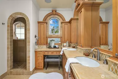 8772 Sand Point Way NE, Seattle, WA 98115 - Photo 22