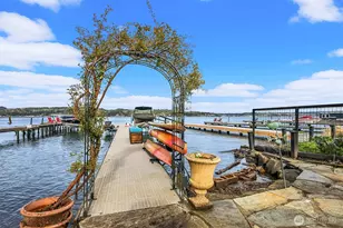 8772 Sand Point Way NE, Seattle, WA 98115 - Photo 4