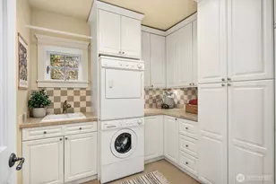 8772 Sand Point Way NE, Seattle, WA 98115 - Photo 34